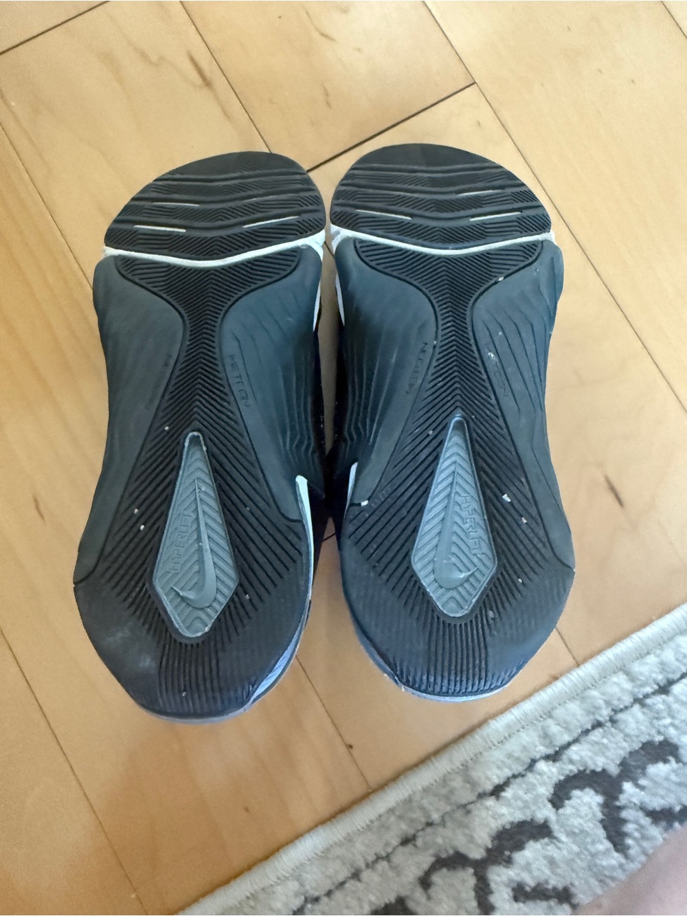 Nike Women’s Black Performance Metcons - Size 9 - Picture 8 of 8